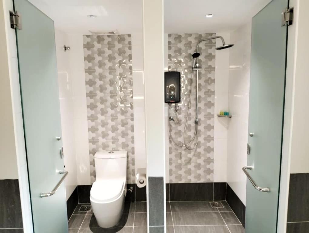 Nb Hotel Johor Bahru Esterno foto