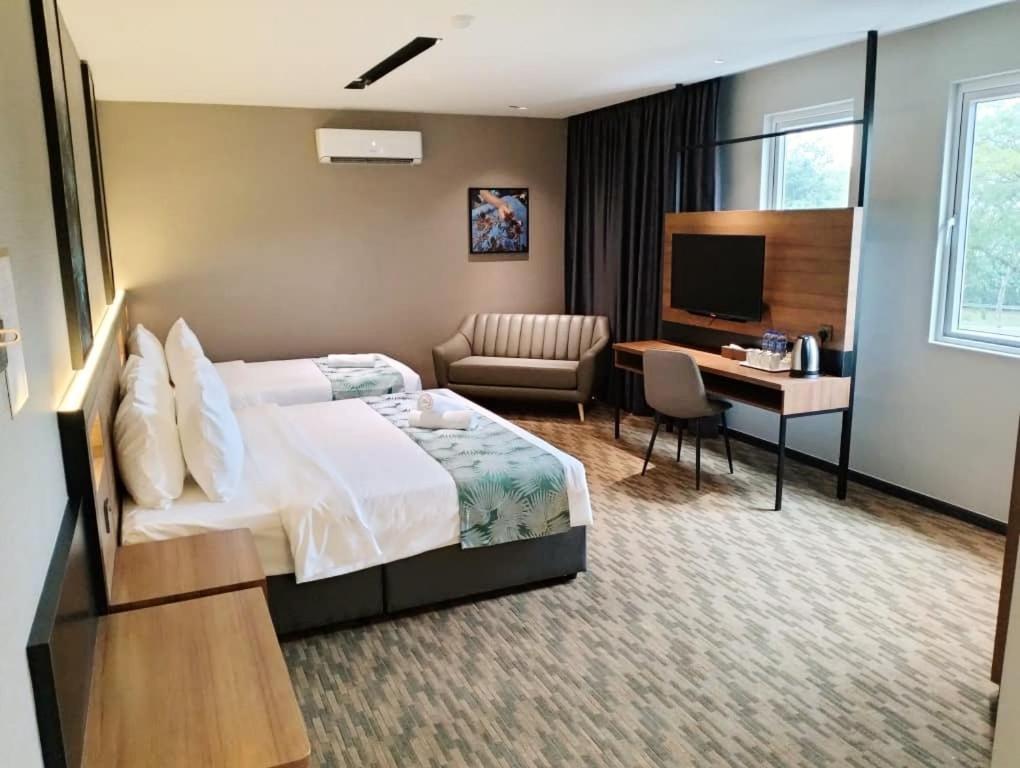 Nb Hotel Johor Bahru Esterno foto