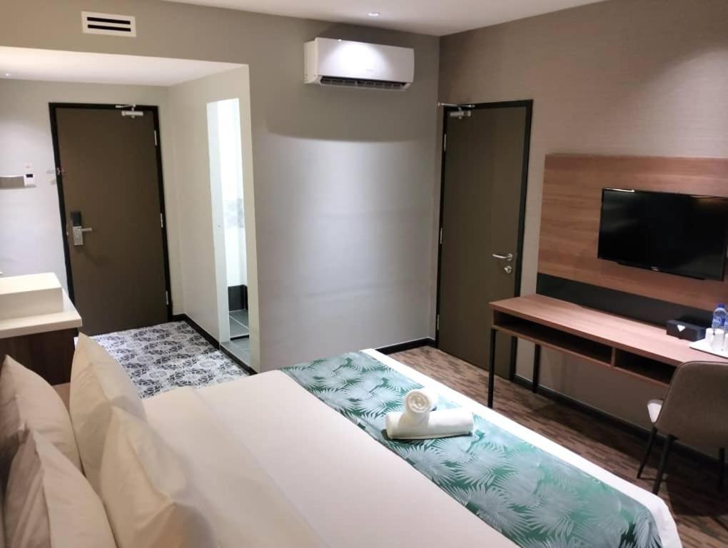 Nb Hotel Johor Bahru Esterno foto