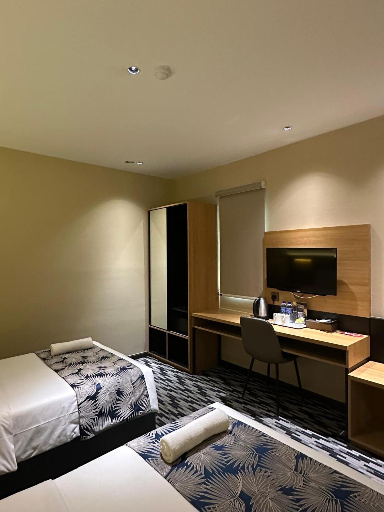 Nb Hotel Johor Bahru Esterno foto
