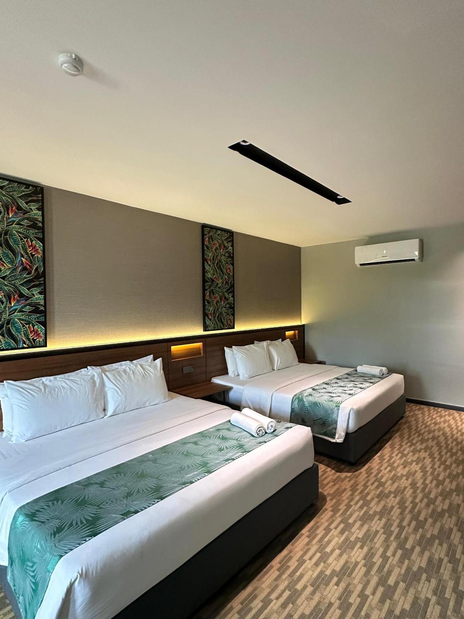 Nb Hotel Johor Bahru Esterno foto