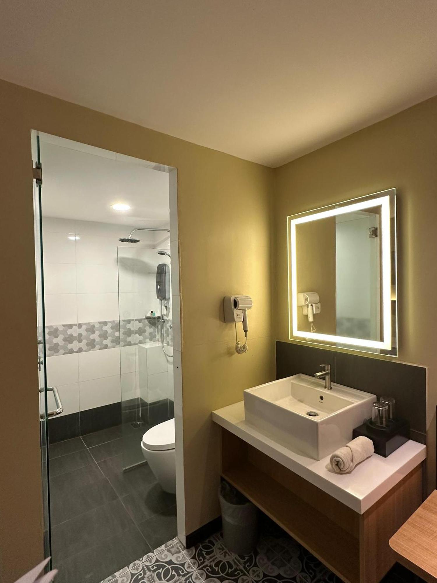 Nb Hotel Johor Bahru Esterno foto