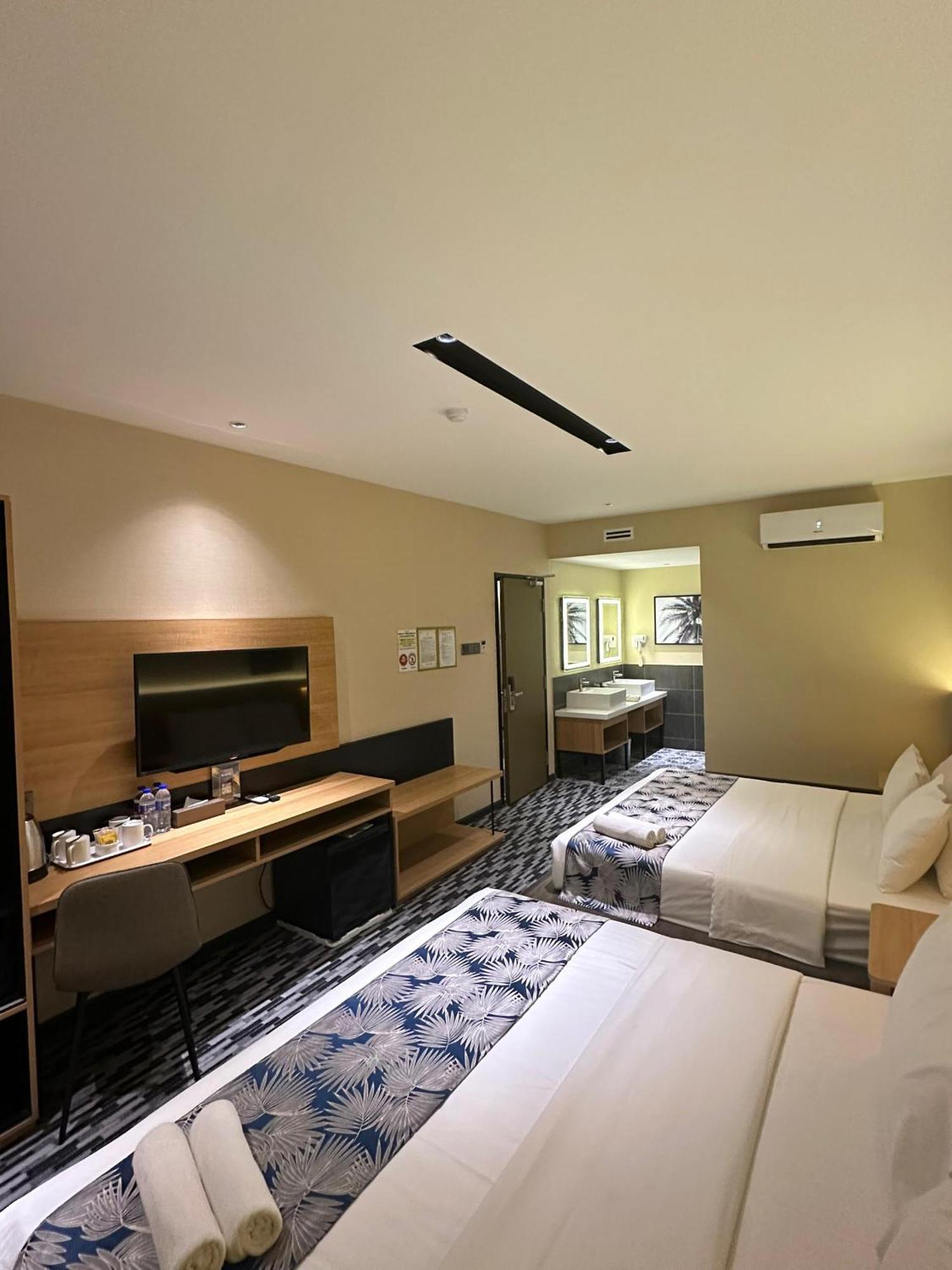 Nb Hotel Johor Bahru Esterno foto