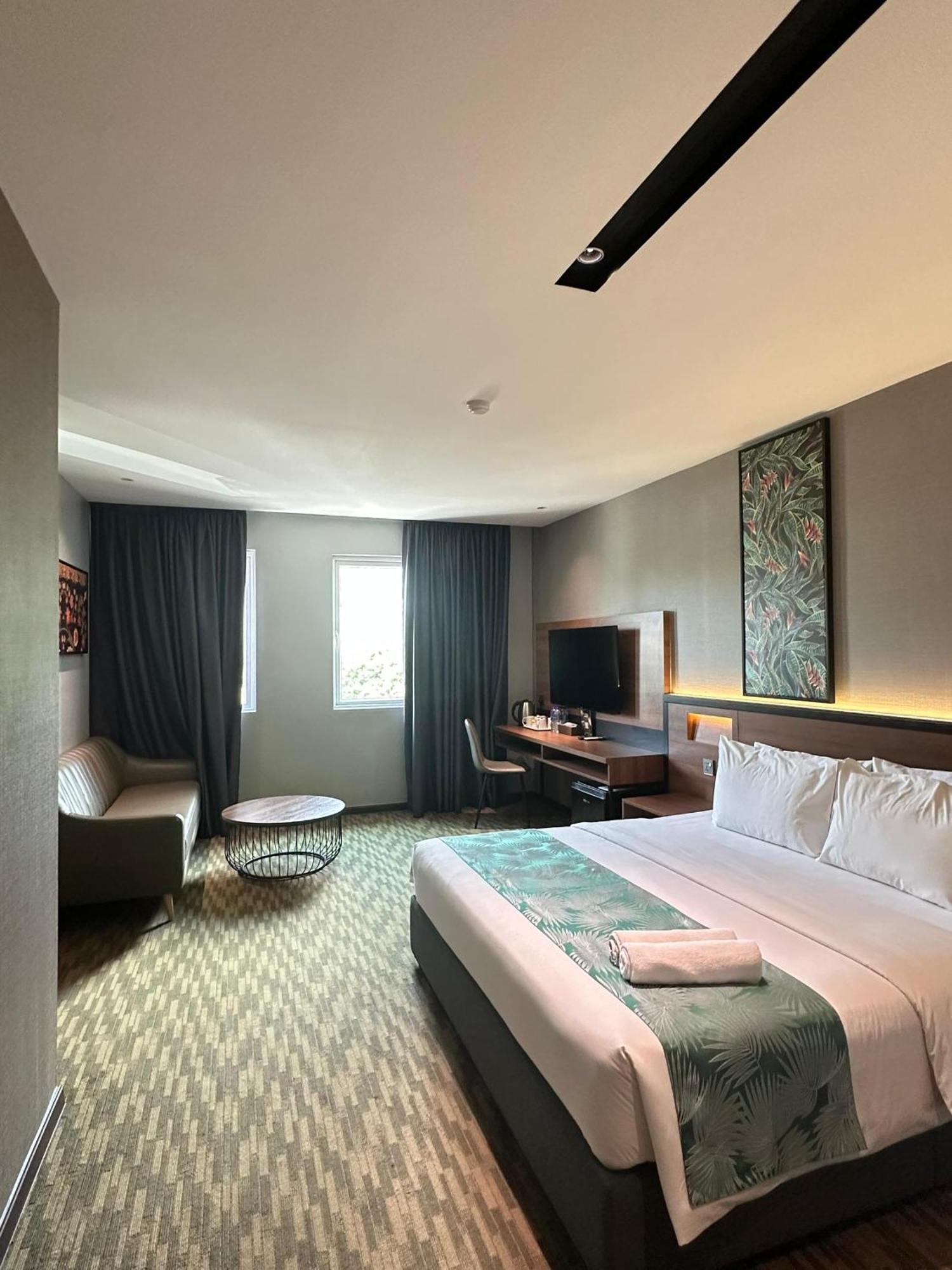 Nb Hotel Johor Bahru Esterno foto