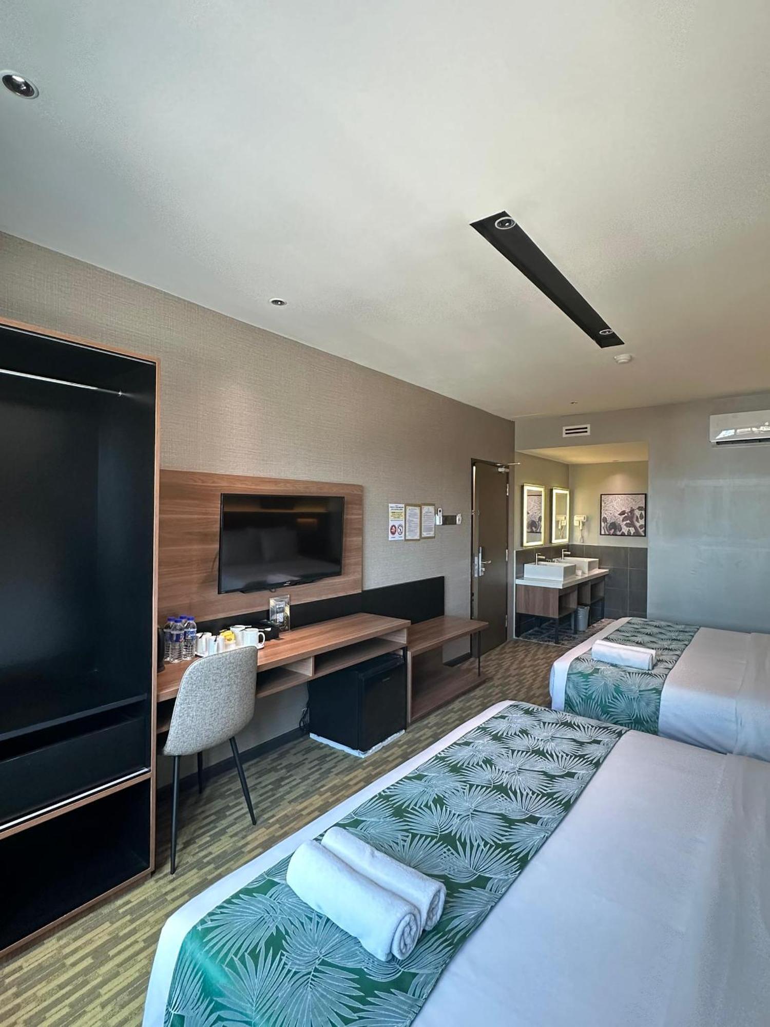Nb Hotel Johor Bahru Esterno foto