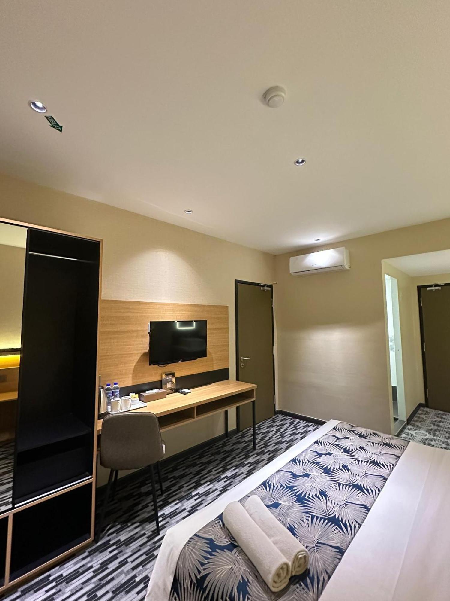 Nb Hotel Johor Bahru Esterno foto